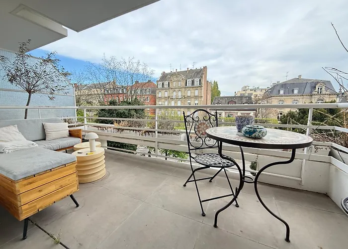 Exceptionnel 2 Pieces Orangerie Avec Terrasse Appartamento