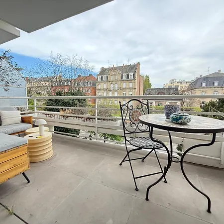 Exceptionnel 2 Pieces Orangerie Avec Terrasse Appartamento